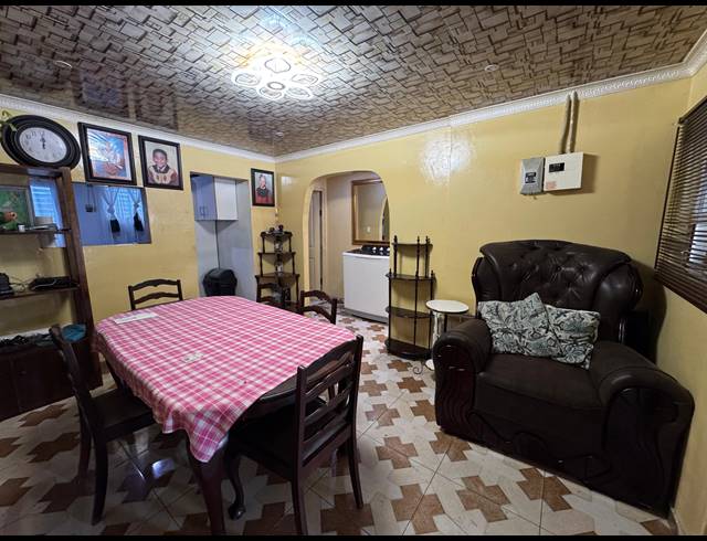 3 BEDROOM HOUSE FOR SALE IN SUNSET GLEN